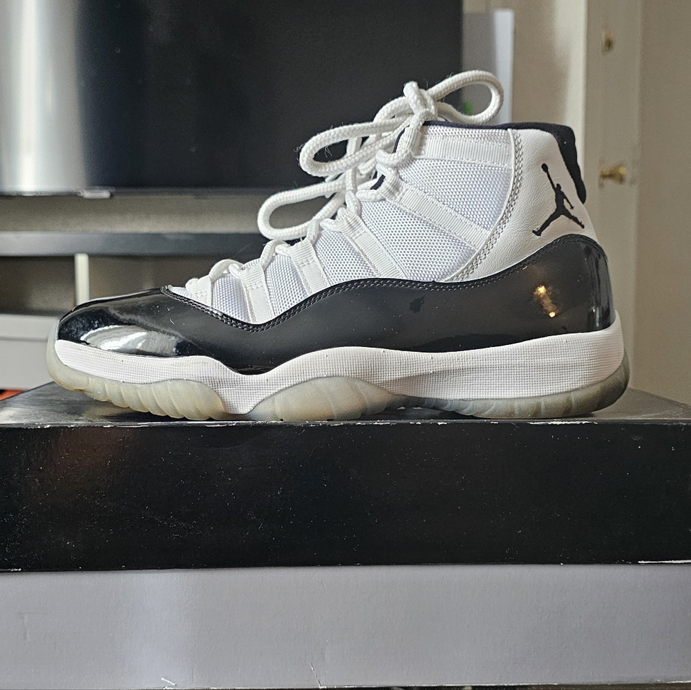 Ait Jordan 11 Retro Concord Black/White